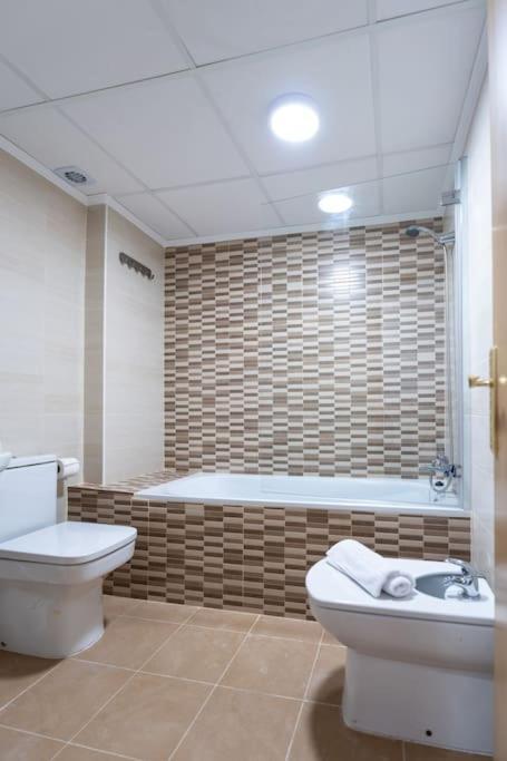Amplio Apartamento 2 Dormitorios Cerca De La Playa Аликанте Екстериор снимка
