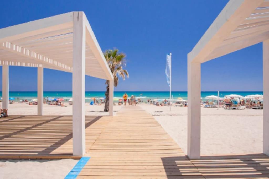 Amplio Apartamento 2 Dormitorios Cerca De La Playa Аликанте Екстериор снимка