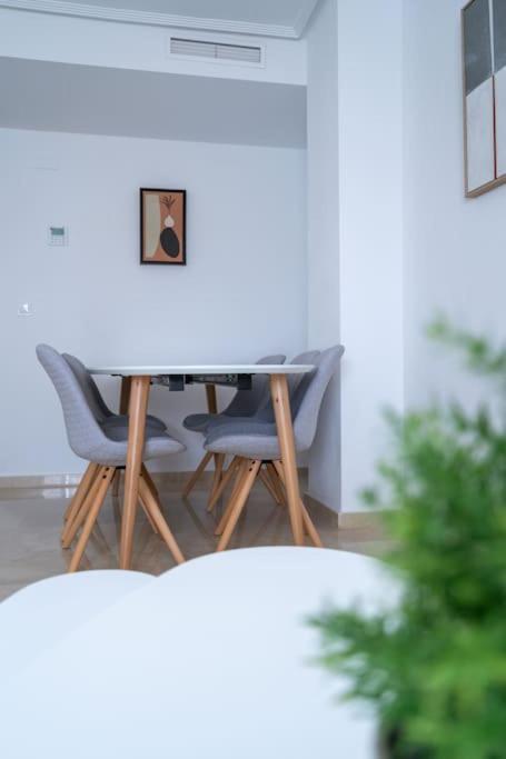 Amplio Apartamento 2 Dormitorios Cerca De La Playa Аликанте Екстериор снимка